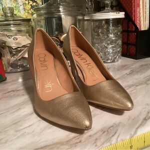 Calvin Klein Gold Heels with Sleek Design